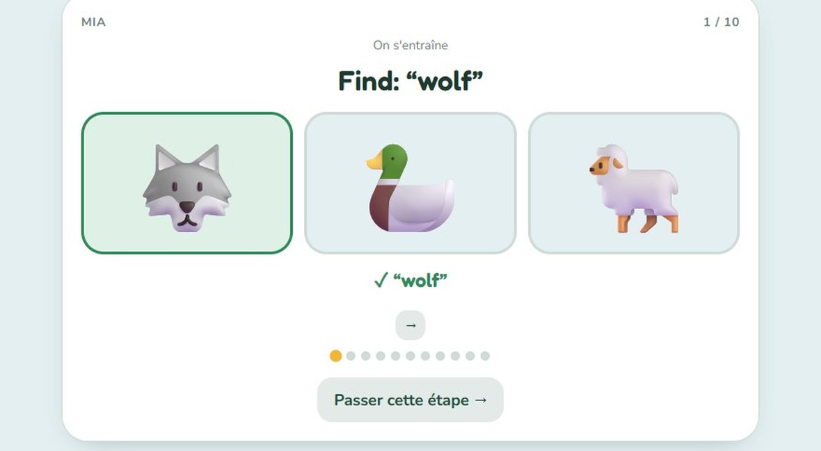 Word game: find the wolf among three pictures; the wolf is picked in green